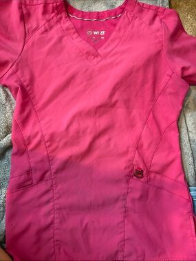 WonderWink Women's Hot Pink V-Neck Scrub Top